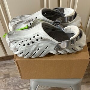 CROCS Light Gray Wave Sandals